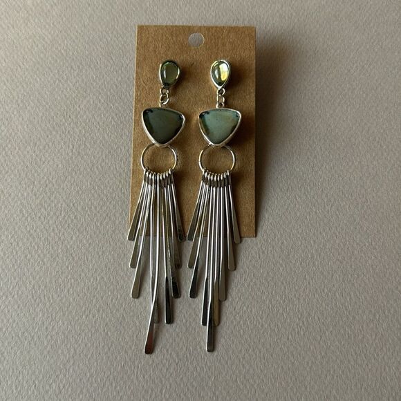 Elegant Silver Dangle Earrings M549 - Picture 3 of 3